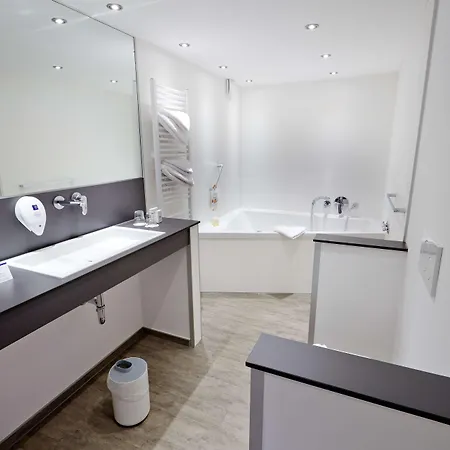 Hotel Western Zur Post 4*