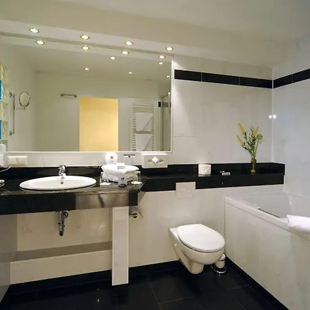 Hotel Western Zur Post 4*