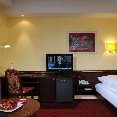 Hotel Western Zur Post 4*